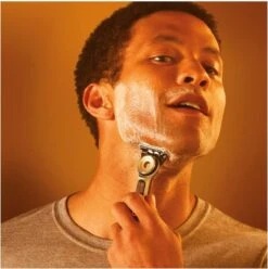 Gillette® Gillette Labs Heated Razor - Scheersysteem Voor Mannen - Inclusief 1 Scheermesje 13 Gillette® Gillette Labs Heated Razor - Scheersysteem Voor Mannen - Inclusief 1 Scheermesje -Verzorgingsvoordeel Huis 1196x1200 6