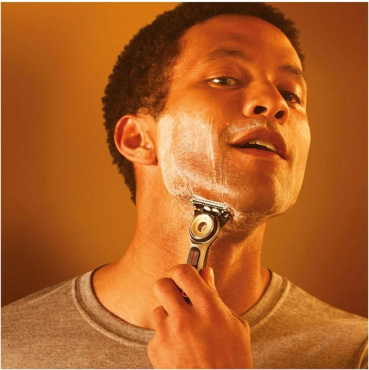 Gillette® Gillette Labs Heated Razor - Scheersysteem Voor Mannen - Inclusief 1 Scheermesje 5 Gillette® Gillette Labs Heated Razor - Scheersysteem Voor Mannen - Inclusief 1 Scheermesje - Afbeelding 5