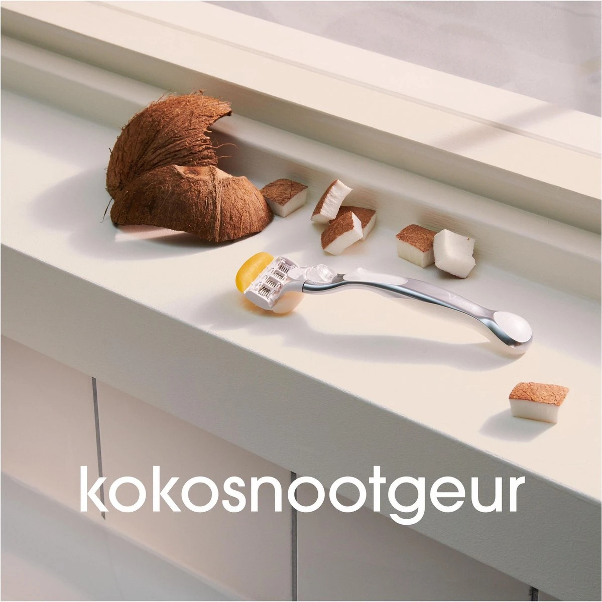 Gillette Venus Comfortglide Coconut Scheermesjes Voor Vrouwen - 3 Navulmesjes 3 Gillette Venus Comfortglide Coconut Scheermesjes Voor Vrouwen - 3 Navulmesjes - Afbeelding 3