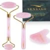 Sensage Rozenkwarts Roller Met Gua Sha Steen | Massage Jade Roller | 100% Natuurlijk Rose Quartz | Gezichtsroller | Face Roller | Roller | Gezichtsmassage | 4-delige Beauty Set