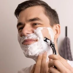 BIC Scheermesjes - Hybrid 5 Flex Scheersysteem Voor Mannen - Precisietrimmer En 5 Beweeglijke Titanium Mesjes - Scheerapparaat Met 2 Navulmesjes -Verzorgingsvoordeel Huis 1200x1200 1008