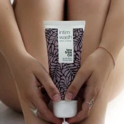 Serie Scheren Intieme Zone - 3 Producten Voor Het Verwijderen Van Rode Bultjes, Vlekjes En Ingegroeide Haren Na Het Scheren. De Serie Bevat: Intim Wash 200ml, Intim Shave 100ml, Intieme Aftershave Balsem 100ml | Australian Bodycare -Verzorgingsvoordeel Huis 1200x1200 1292