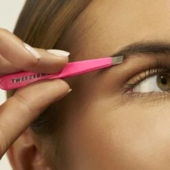 Tweezerman Mini Pincet Roze -Verzorgingsvoordeel Huis 1200x1200 1355