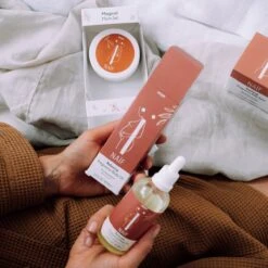 Naïf Magical Mom Geschenkset - Lichaamsolie & Bellybalm - Voordeelverpakking 90 + 100ml - Met Natuurlijke Ingrediënten -Verzorgingsvoordeel Huis 1200x1200 170
