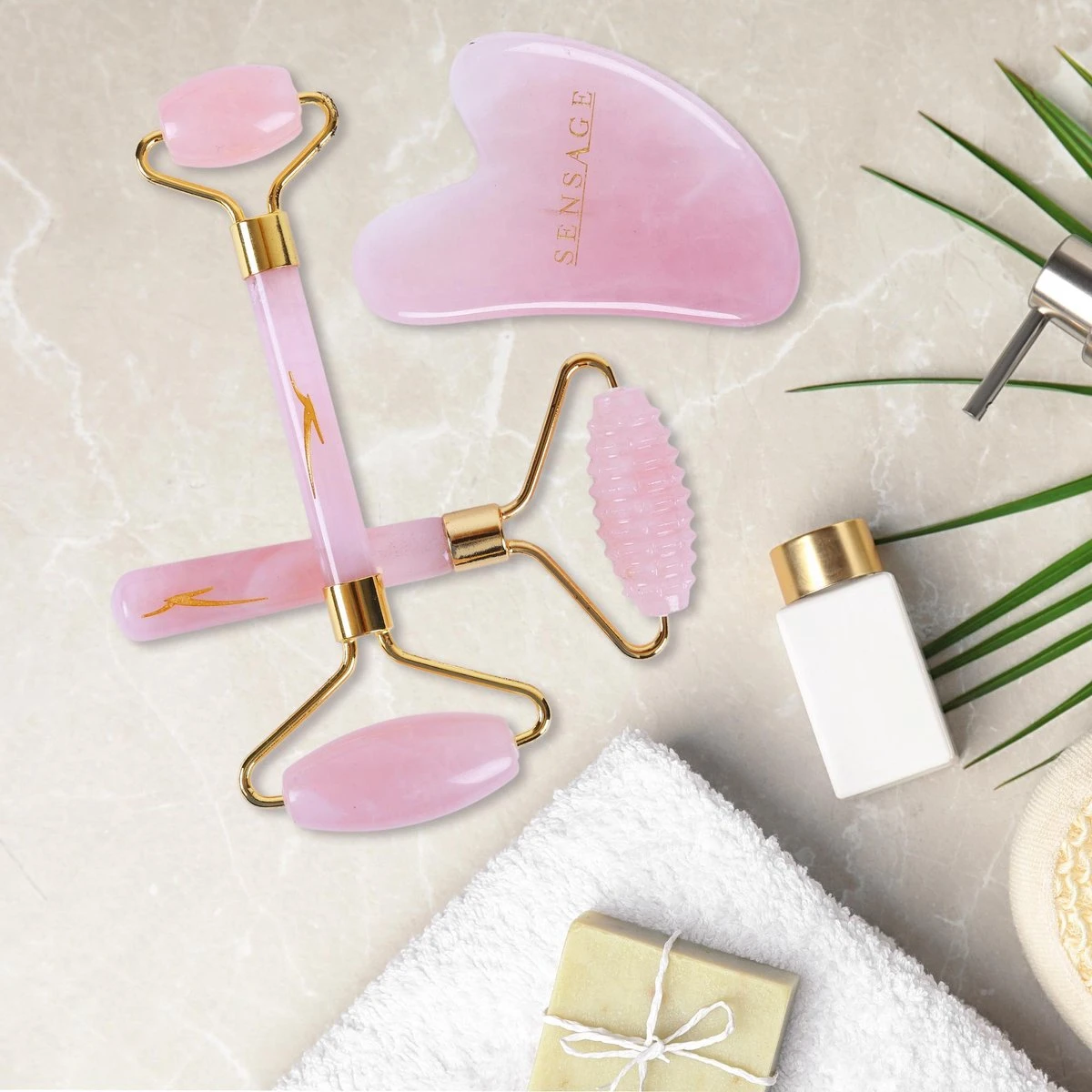 Sensage Rozenkwarts Roller Met Gua Sha Steen | Massage Jade Roller | 100% Natuurlijk Rose Quartz | Gezichtsroller | Face Roller | Roller | Gezichtsmassage | 4-delige Beauty Set 7 Sensage Rozenkwarts Roller Met Gua Sha Steen | Massage Jade Roller | 100% Natuurlijk Rose Quartz | Gezichtsroller | Face Roller | Roller | Gezichtsmassage | 4-delige Beauty Set - Afbeelding 7