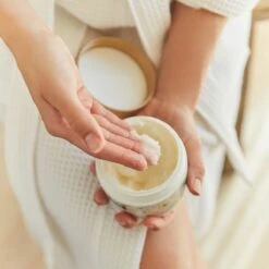 Kneipp Silky Secret - Cream & Oil Body Scrub -Verzorgingsvoordeel Huis 1200x1200 690