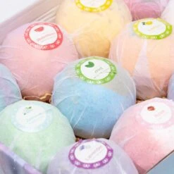 Bruisballen - Bruisballen Voor Bad - Kind - 12 Stuks - XXL Formaat - 12 Verschillende Geuren - 100 Gram -Verzorgingsvoordeel Huis 1200x1200 744