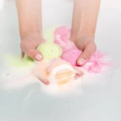 RelaxTub® Bruisballen - Bruisballen Voor Bad - Natuurlijke Kokosboter & Arganolie - Bath Bombs - Badbom - Badballen - Dierproefvrij - 8 X 80g XL Formaat - Inclusief Luxe Cadeauverpakking - Geschikt Voor Volwassene & Kind 15 RelaxTub® Bruisballen - Bruisballen Voor Bad - Natuurlijke Kokosboter & Arganolie - Bath Bombs - Badbom - Badballen - Dierproefvrij - 8 X 80g XL Formaat - Inclusief Luxe Cadeauverpakking - Geschikt Voor Volwassene & Kind -Verzorgingsvoordeel Huis 1200x1200 762