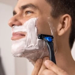 BIC Hybrid 3 Flex Scheermesjes Voor Mannen - 12 Navulmesjes - Geen Houder -Verzorgingsvoordeel Huis 1200x1200 850