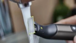 Philips OneBlade Original Blade QP230/50 - Vervangmesjes - 3 Stuks 34 Philips OneBlade Original Blade QP230/50 - Vervangmesjes - 3 Stuks -Verzorgingsvoordeel Huis 1200x675 18