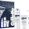 Gillette® Gillette Geschenkset SkinGuard Sensitive - Scheersysteem Voor Mannen + SkinGuard Scheergel 200ml + Hydraterende Crème 100ml + Gezichtsreiniger 140ml