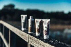 Australian Bodycare Body Treatment - 3 Producten Tegen Puistjes, Een Onzuivere Huid En Mee–eters Op De Rug En Billen Gebaseerd Op Tea Tree Olie - Bevat Douchegel En Peeling Om Je Huid Te Reinigen En Bodylotion Om Je Huid Te Hydrateren En Verzorgen -Verzorgingsvoordeel Huis 1200x800 19