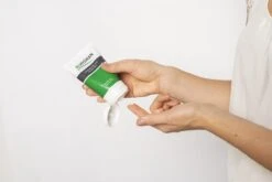 ALHYDRAN 100 Ml | Hydraterende Crème | Brandwond & Littekencrème 8 ALHYDRAN 100 Ml | Hydraterende Crème | Brandwond & Littekencrème -Verzorgingsvoordeel Huis 1200x800 9