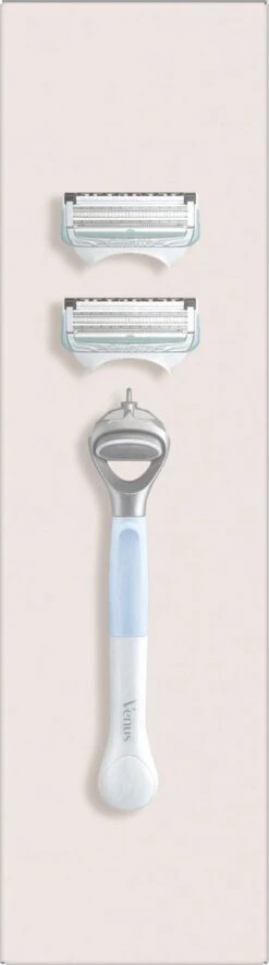 Giftpack Venus Satin Care - Scheersysteem + 2 Navulmesjes + 2-in-1 Reiniger + Scheergel 190ml + Exfoliant 177ml + Verzachtend Serum 50ml -Verzorgingsvoordeel Huis 335x1200 4