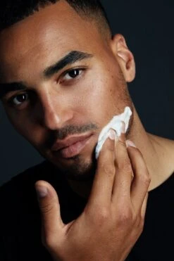 NIVEA MEN Protect & Care Scheergel - Hydraterend - 200 Ml -Verzorgingsvoordeel Huis 800x1200 24