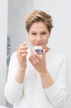 Biodermal Anti Age 30+ - Dagcrème Tegen Huidveroudering - SPF15 - 50ml -Verzorgingsvoordeel Huis 800x1200 27