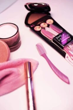 Wilkinson Scheermesje - Wenkbrauw Scheermesje - Gezicht Mesje - Eyebrow Razer - Derma Planing - 3 Stuks 6 Wilkinson Scheermesje - Wenkbrauw Scheermesje - Gezicht Mesje - Eyebrow Razer - Derma Planing - 3 Stuks -Verzorgingsvoordeel Huis 801x1200 2