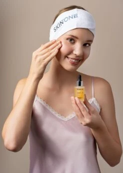 SkinTone® Vitamine C 20% Serum Booster - Met Vitamine E & Hyaluronzuur - Gezichtsserum - Collageen - Anti Rimpel - Anti Acne - Tegen Pigmentvlekken - 30ml – Vrouwen – Mannen – Gezicht – Vitamin – Verzorging – Puisten - Puistjes -Verzorgingsvoordeel Huis 856x1200 2