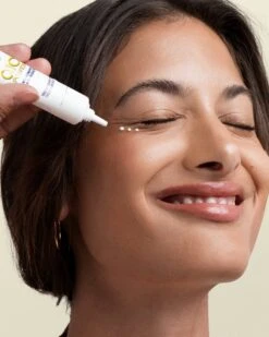 NIVEA Q10POWER - 15 Ml - Oogcontourcrème 8 NIVEA Q10POWER - 15 Ml - Oogcontourcrème -Verzorgingsvoordeel Huis 960x1200 54